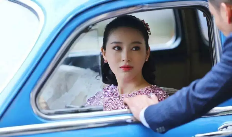 网大明星赵奕欢徐冬冬甘婷婷：性感烂片三巨头，观众直呼不如露肉浙江考生提前15分钟交卷，笑称“高考太简单”，后来考了多少分？