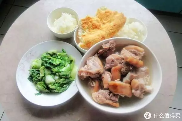 健康晚餐吃什么（晚餐的健康饮食）