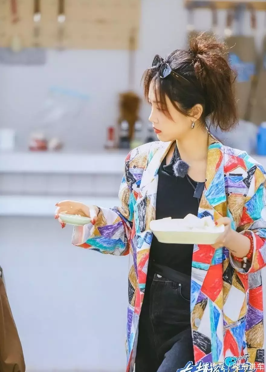 综艺《友趣的日子》热播：陈粒和焦迈奇上演“唱作人的老友记”