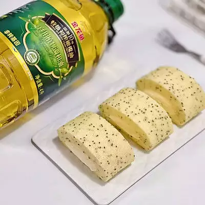 奇亚籽奶油蛋糕卷女人身上有这三个特征,是命苦的征兆,余生多半悲凉,及早避免