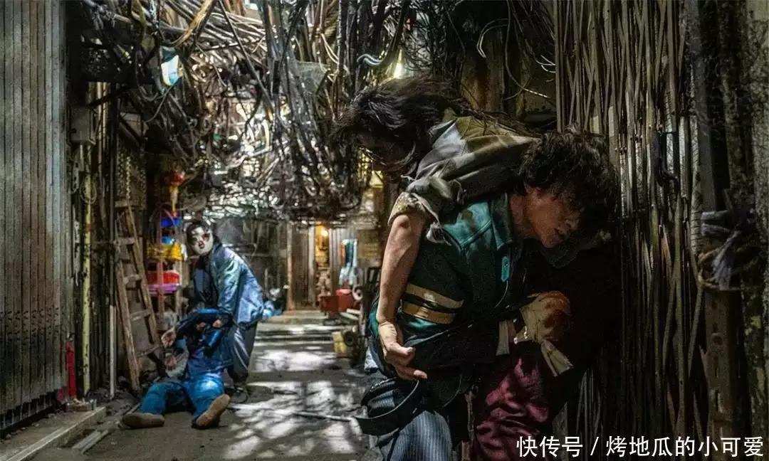 《导火线》之后,最好的港产动作片,被洪金宝和古天乐拍出来了贵州一深山小村庄吴三桂后人在此,靠一个凌迟处死的人,才能繁衍至今 《导火线》之后,最好的港产动作片,被洪金宝和古天乐拍出来了贵州一深山小村庄吴三桂后人在此,靠一个凌迟处死的人,才能繁衍至今