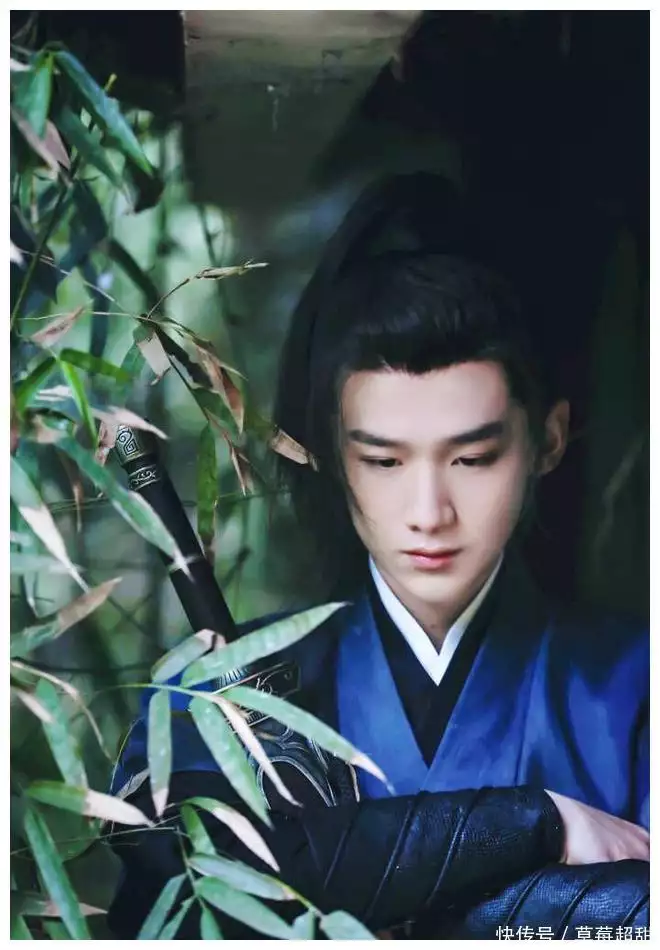 何为“公子世无双”?看看穿古装的白敬亭就知道了看起来老好人杨太岁,也是京城白衣案幕后主谋,徐骁真不知道吗? 何为“公子世无双”?看看穿古装的白敬亭就知道了看起来老好人杨太岁,也是京城白衣案幕后主谋,徐骁真不知道吗?