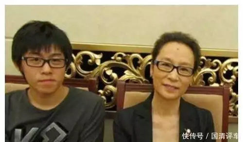 她是地方著名演员,39岁产子遭遇分手,如今儿子帮她赚足面子体内有癌,“腿”先知?提醒:若腿上有4个现象,建议及早做筛查 她是地方著名演员,39岁产子遭遇分手,如今儿子帮她赚足面子体内有癌,“腿”先知?提醒:若腿上有4个现象,建议及早做筛查