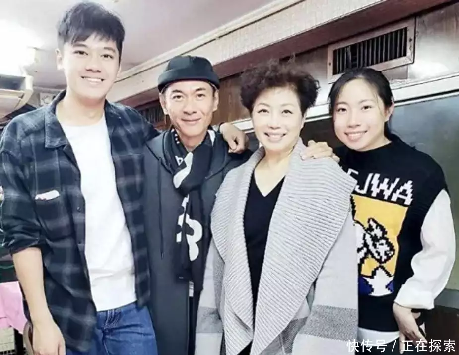 明星父女对比，徐少强女儿长得美，看到骆达华闺女：初恋的感觉广西一男童天生拥有蓝眼,夜晚看东西如同白天,检查结果让全家沉默