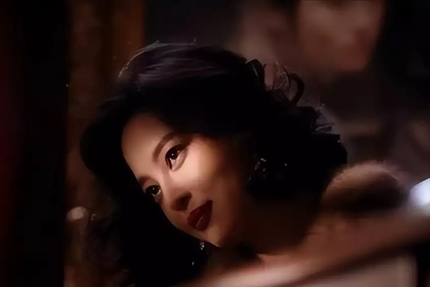 带妻进组?胡歌老婆出演《繁花》,看清五官之后,气质不输女明星神算子预言曹丕80岁死,可曹丕40岁就死了,曹丕:算得真准 带妻进组?胡歌老婆出演《繁花》,看清五官之后,气质不输女明星神算子预言曹丕80岁死,可曹丕40岁就死了,曹丕:算得真准