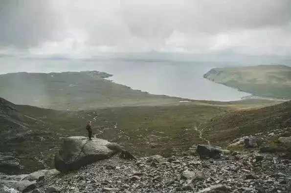 天下风物——《【来时一丝不挂，去时一缕青烟，人就这么简单！】诗韵咏合》风光题照