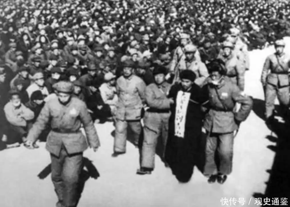 TNUMBERDLX被枪毙后,他三个儿子找到田喜荣李克才:请帮我的父亲正名22年前,体格2米42的张俊才娶了1米65的妻子,如今怎么样了(图16) TNUMBERDLX被枪毙后,他三个儿子找到田喜荣李克才:请帮我的父亲正名22年前,体格2米42的张俊才娶了1米65的妻子,如今怎么样了(图16)