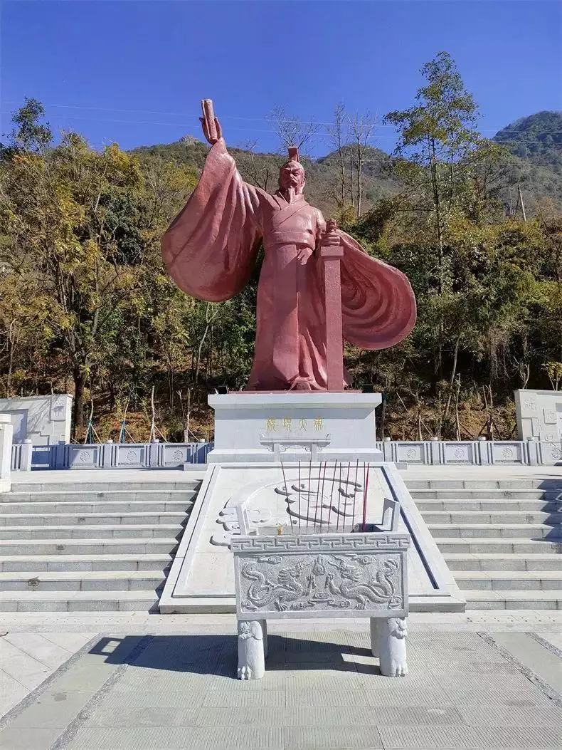 又挖到四川被低估的宜居小城！比成都清净，比昆明舒服，物价便宜当我买房后，门口坚决不放鞋柜！看看老外的创意，实用又惊艳