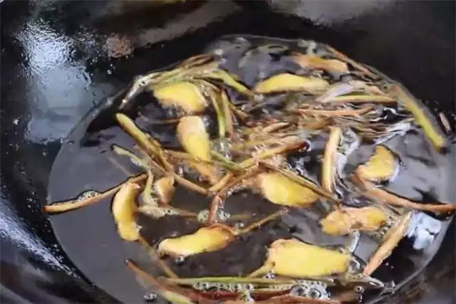 花椒油的做法（花椒油的做法家常简单窍门） 第4张