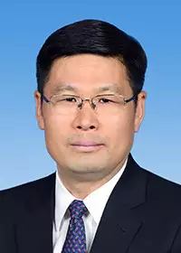 查显友任国家民委专职委员、中央民族大学党委书记47岁大S身材曼妙，和俊俊穿情侣装超甜，网友说她哭笑不得