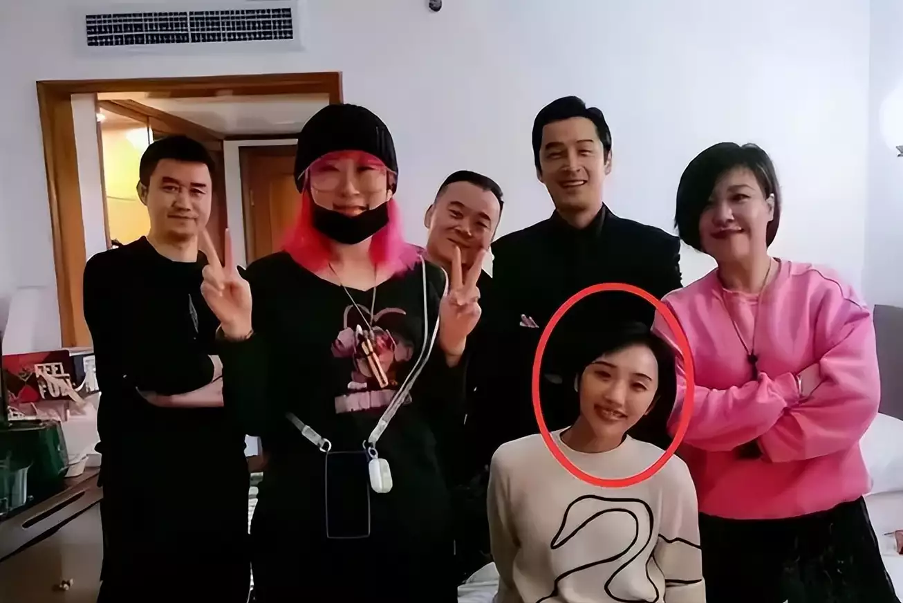 带妻进组?胡歌老婆出演《繁花》,看清五官之后,气质不输女明星神算子预言曹丕80岁死,可曹丕40岁就死了,曹丕:算得真准 带妻进组?胡歌老婆出演《繁花》,看清五官之后,气质不输女明星神算子预言曹丕80岁死,可曹丕40岁就死了,曹丕:算得真准
