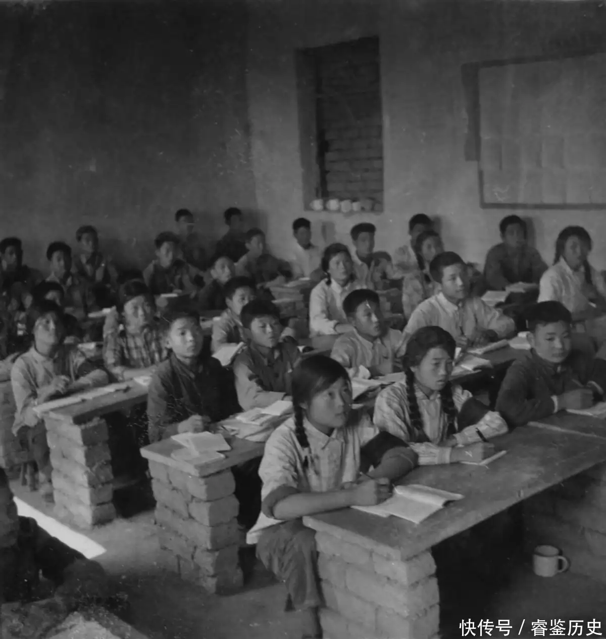1981年,内蒙古老师花20元给学生买鞋,26年后学生给老师买一套房趣聊三国:千万别被领导当夜壶用了 1981年,内蒙古老师花20元给学生买鞋,26年后学生给老师买一套房趣聊三国:千万别被领导当夜壶用了