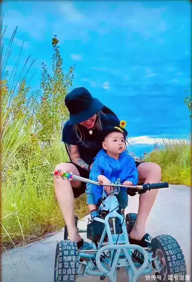 张恒远离世后,毕夏首次晒母子生活照,背影中透露着坚强与温暖