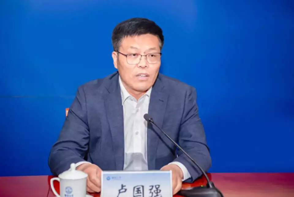 烟台大学迎新任党委书记、校长海尔员工徒手爬6楼救5岁女孩，公司许诺奖他一套房，后来兑现了吗