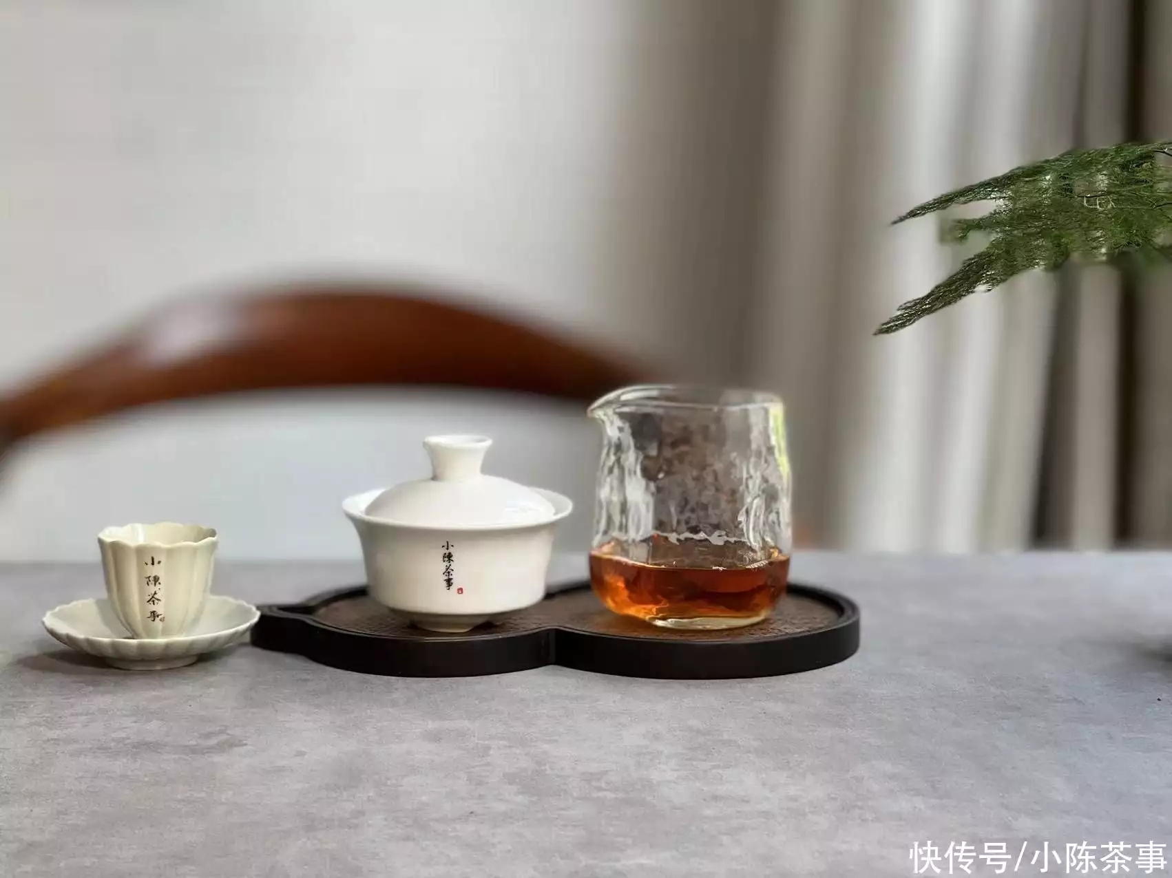 速看（红茶绿茶白茶普洱茶各自功用）绿茶、红茶、白茶，绿茶、白茶、红茶、普洱茶，哪些需要醒茶？哪些可以不用醒茶？日本人爱骂的“八嘎呀路”，翻成中文是什么含义？原来是两个词，红茶指的是哪些茶，