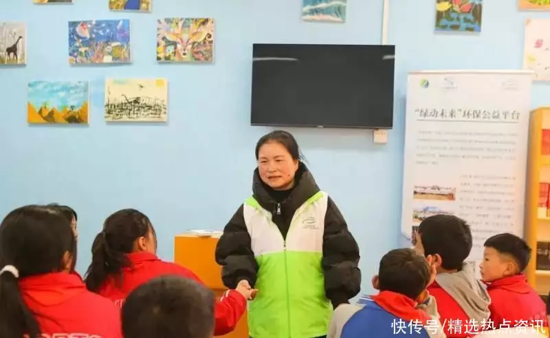 为她鼓掌！贵州这位老师获“2022年度中国残疾人事业新闻人物”称号31岁在春晚一炮而红，观众都以为他隐退了，其实已经去世10年了