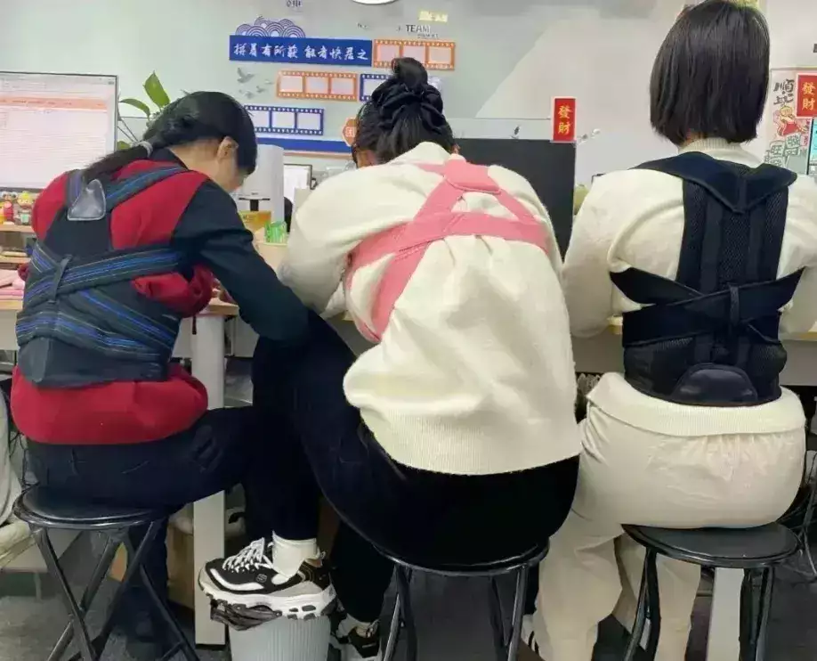 中国最狠赚钱王:爆火20年,全靠最硬“后台”!她22岁拿影后,却因丑被嘲,两次豪门恋遭抛弃,嫁二婚男宠成公主 中国最狠赚钱王:爆火20年,全靠最硬“后台”!她22岁拿影后,却因丑被嘲,两次豪门恋遭抛弃,嫁二婚男宠成公主