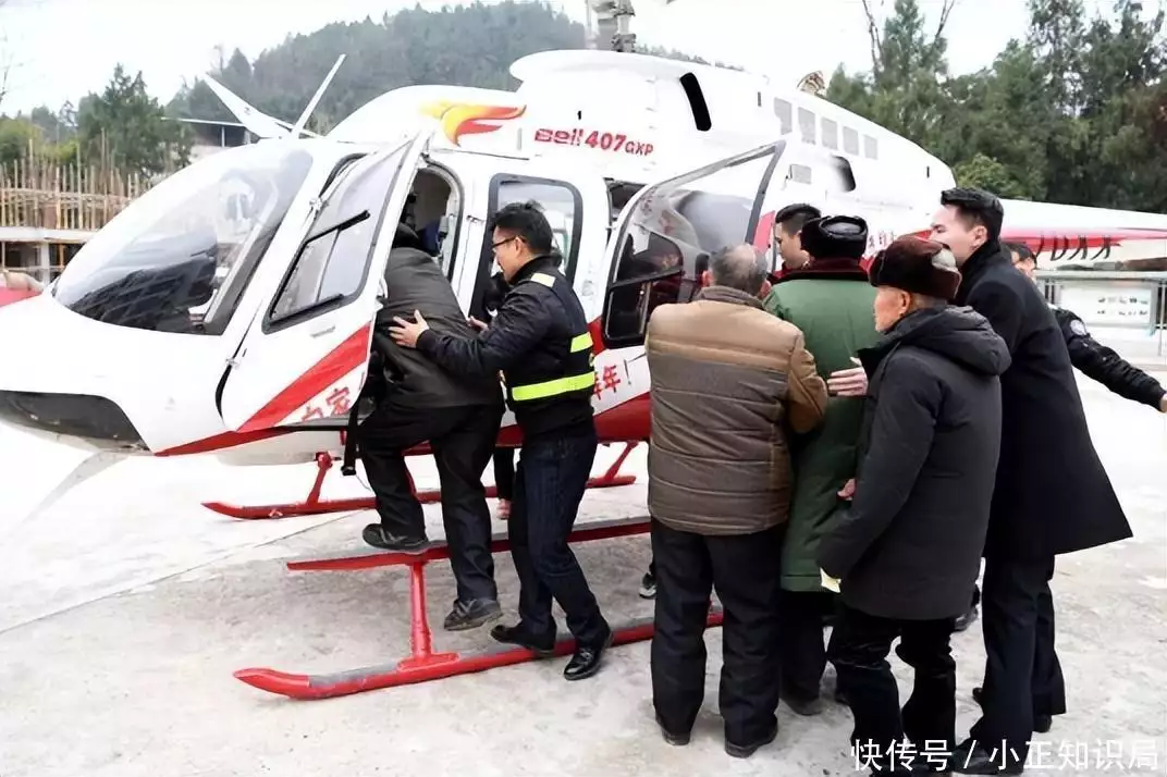 居民凑70块供他创业者,赚百亿元后开飞机Axat,给老人发千万提成当年红遍网络回家了的犀利哥如今又开始了流浪者(图10) 居民凑70块供他创业者,赚百亿元后开飞机Axat,给老人发千万提成当年红遍网络回家了的犀利哥如今又开始了流浪者(图10)