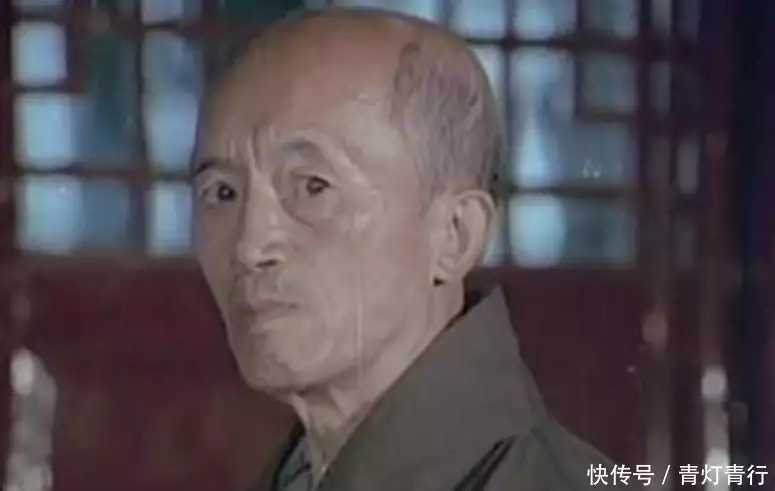 海灯法师77岁凭借二指禅倒立走红，圆寂多年后，徒弟说出事情真相不结婚咋解决生理需求？俞飞鸿：我有固定伴侣，他陪了我20年