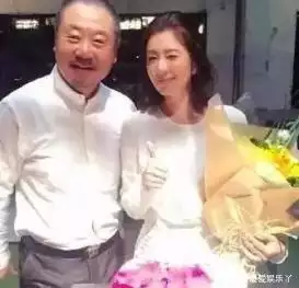 原創(chuàng)演員范偉：為何出道40年0緋聞，看到妻子的樣貌，原來長這個樣子播報文章