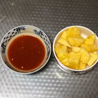 菠萝咕噜肉（菠萝咕噜肉属于什么菜） 第5张