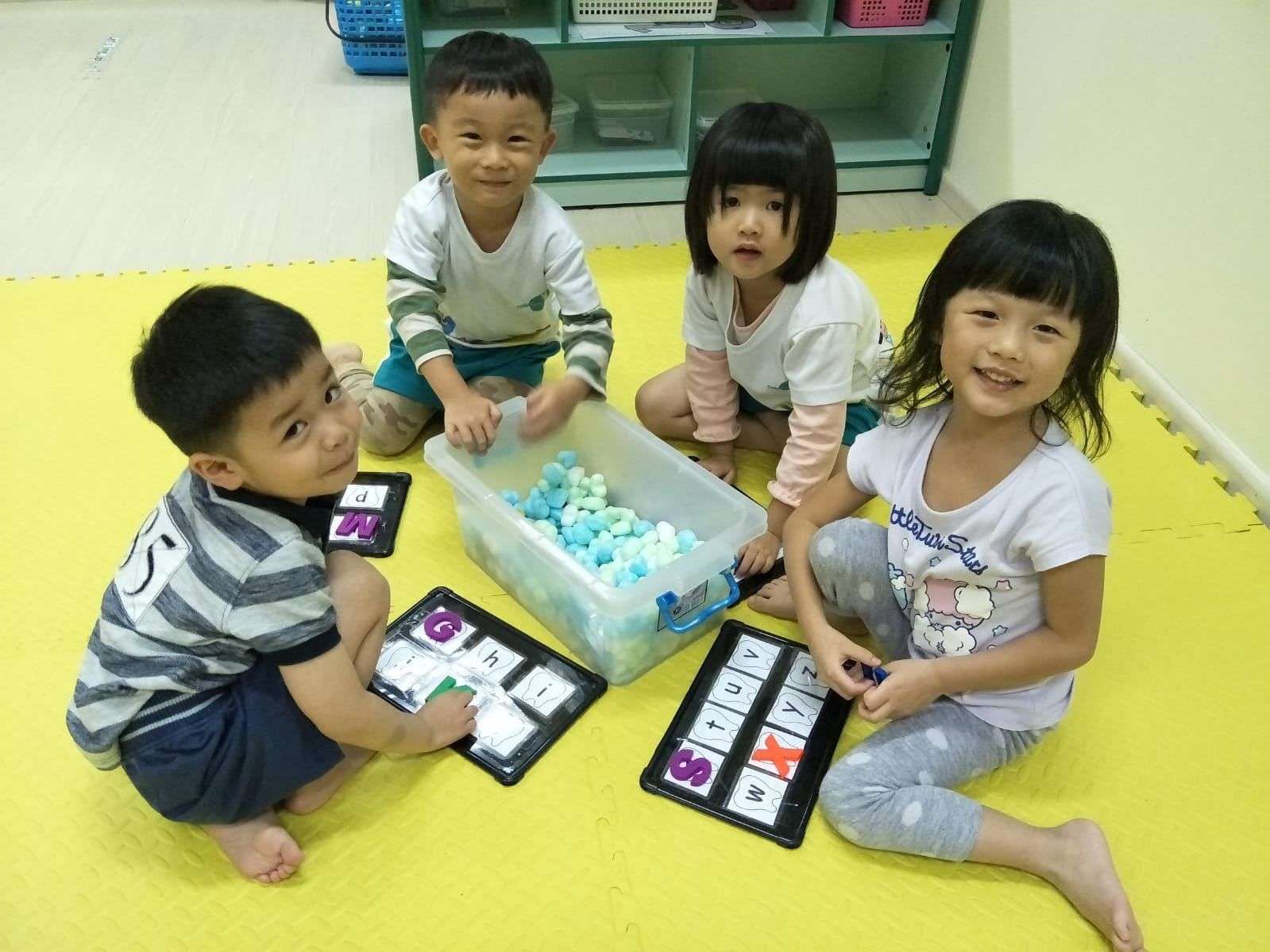 才儿坊:儿童期同伴关系的发展特点_【快资讯】