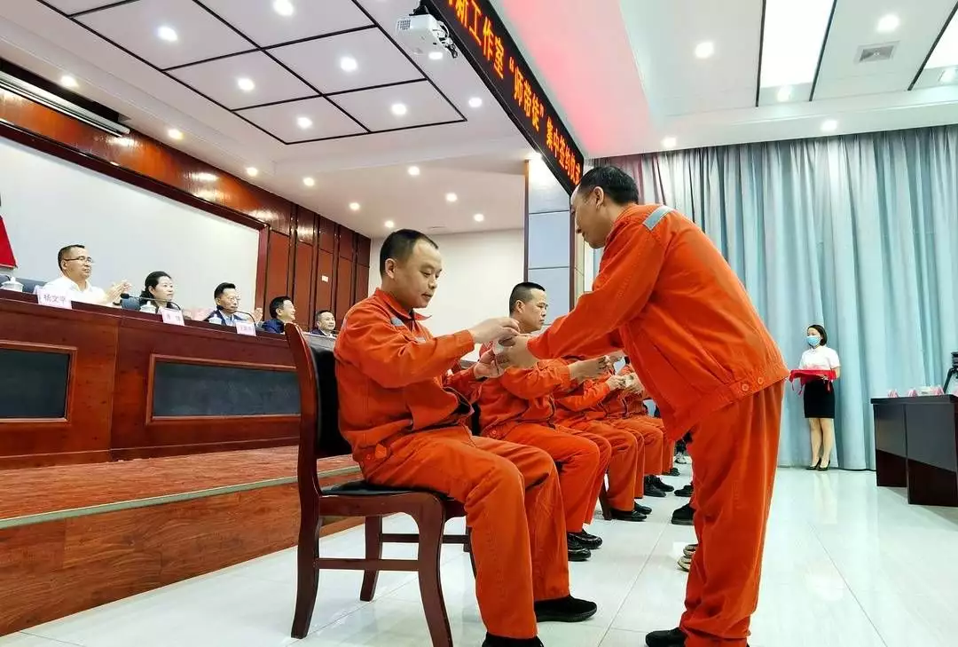 怎么可以错过（达州煤矿被困）四川达州矿难，敬茶拜师学技能 四川达州10对矿工师徒举行集中签约仪式关于女生内裤的6个“秘密”，很多女孩不知道，不妨进来了解一下，120英里/小时是多少km/小时，