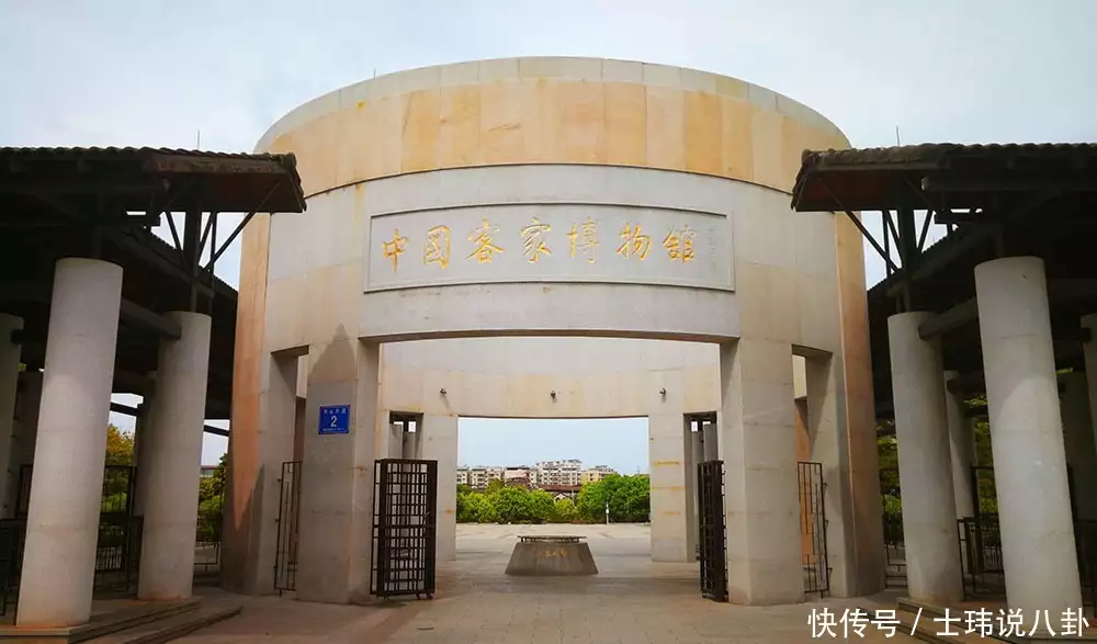 八百万海外华人的故乡是广东这座五百万人口的城市，世界客都