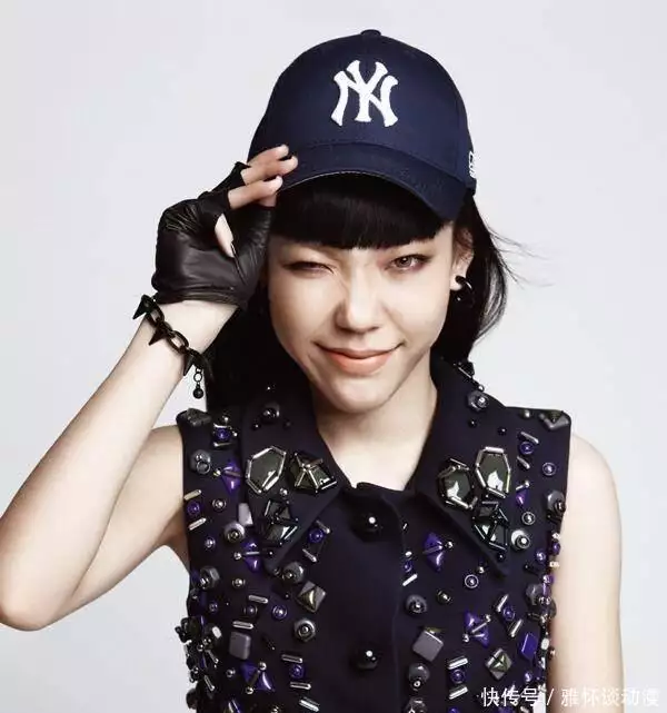 代言人费曾高达上亿的吴莫愁现在如何?挣钱表演冒险?不出色就输球四川一儿子惹恼怀京籍的妈妈,老公冒险欲很强,一顿操作笑喷网友(图4) 代言人费曾高达上亿的吴莫愁现在如何?挣钱表演冒险?不出色就输球四川一儿子惹恼怀京籍的妈妈,老公冒险欲很强,一顿操作笑喷网友(图4)
