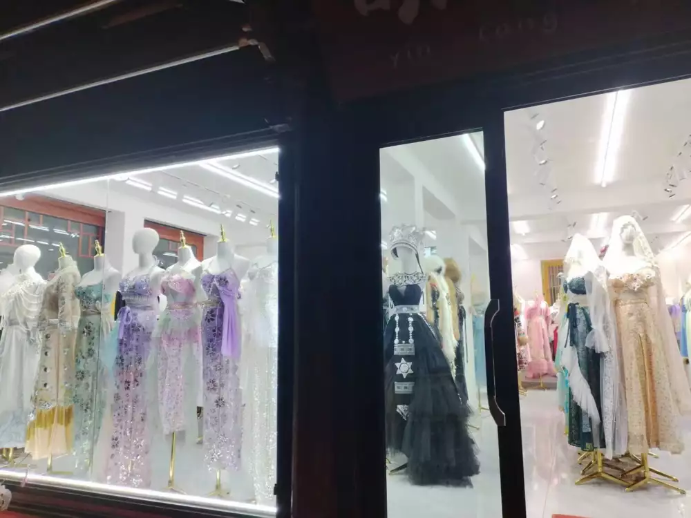 大理旅拍写真店的生意怎么“凉”了？因“听得懂话”爆火发型师晓华3天只睡了1个半小时