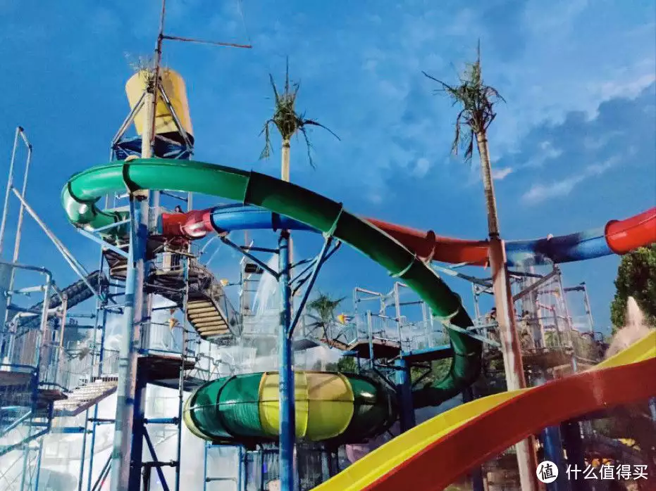 夏天必去的避暑胜地奥帕拉拉水上乐园她因长得太漂亮2岁出道，演“小芈月”红遍全国，如今长成厌世脸
