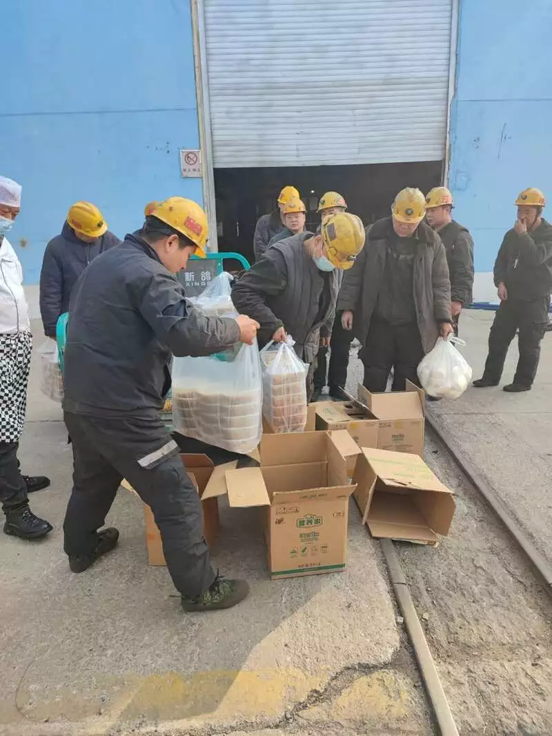 河南平顶山煤矿事故现场：救援仍在进行日本“圈养”大批“半人半猪”，体内长着人体器官，说是为救人命