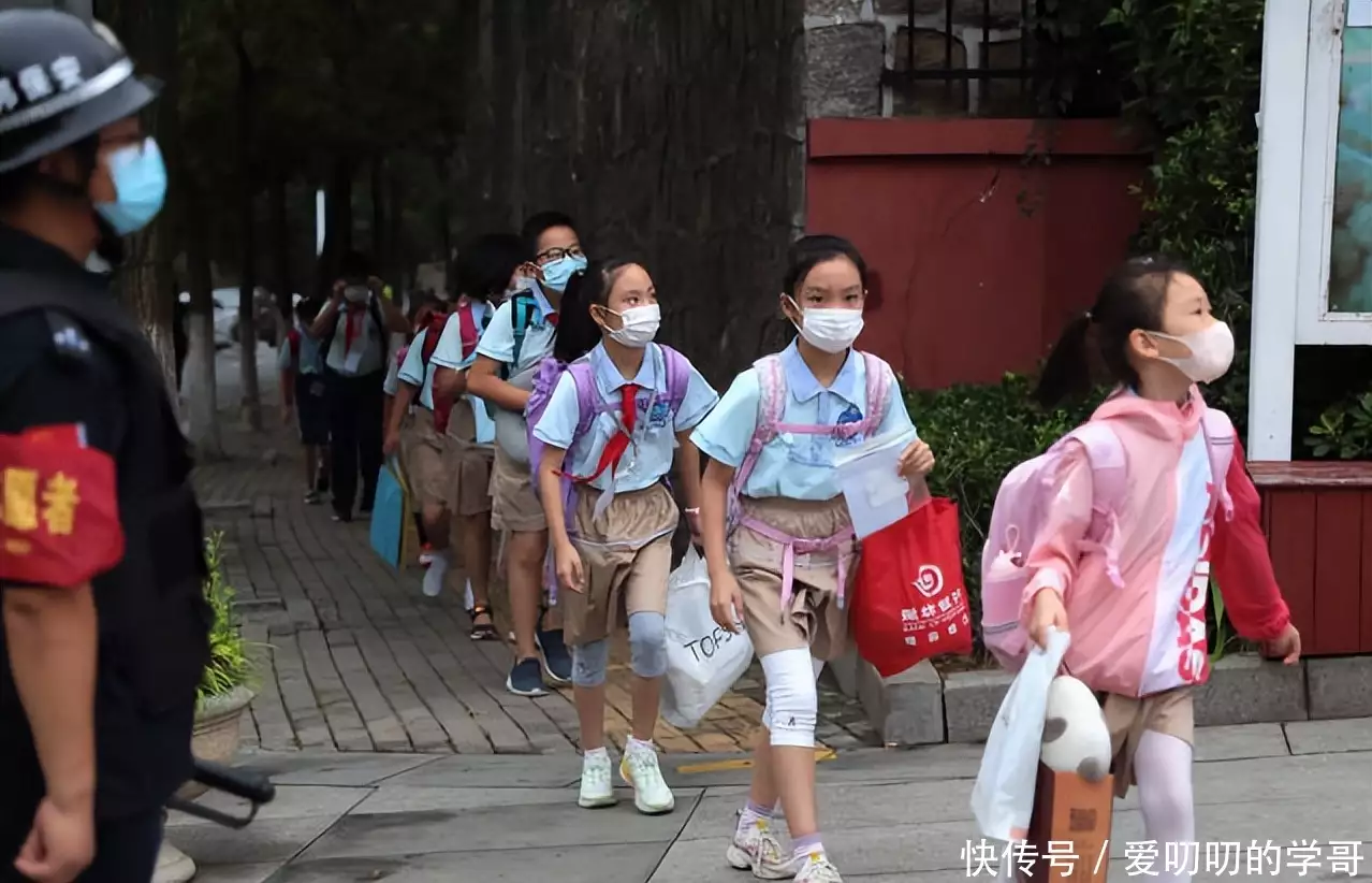 老师吐槽课间圈养现象愈发严重（吐槽老师上课） 第1张