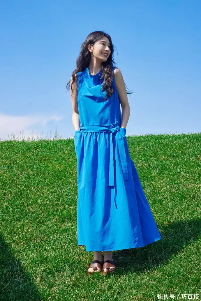 张俪的多巴胺穿搭真特别!颜色明艳款式基础,素人照着穿也不费力风情万种的6位女星,别人穿衣遮遮掩掩,她们却大方得体自信优雅5 张俪的多巴胺穿搭真特别!颜色明艳款式基础,素人照着穿也不费力风情万种的6位女星,别人穿衣遮遮掩掩,她们却大方得体自信优雅