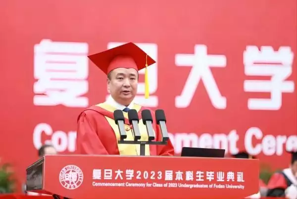 President Jin Li from Fudan University President Jin Li： Refusing to lie down and climb the peak broadcast articles