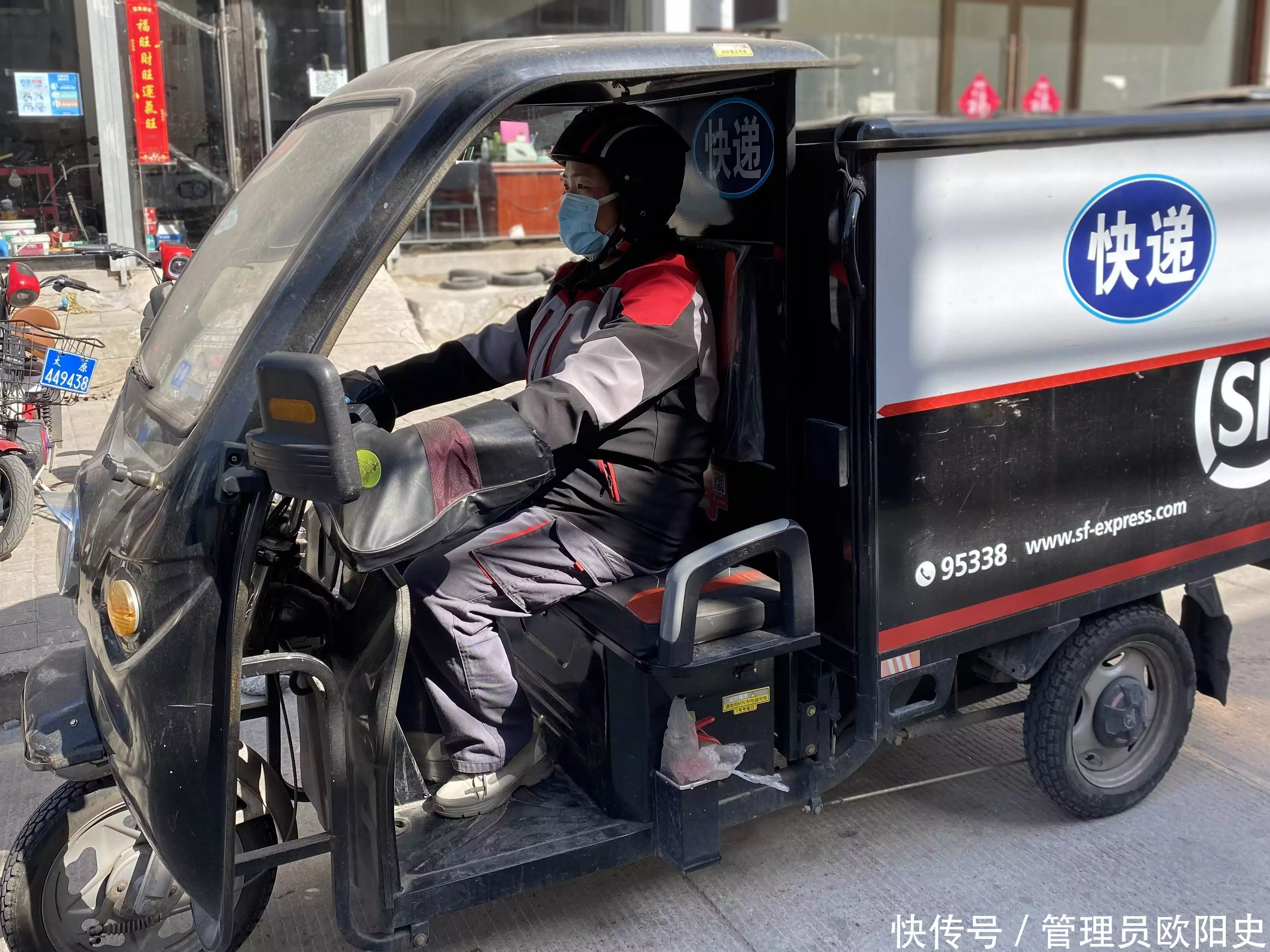 5000名业主集体崩溃!外卖员频遭投诉,小区遭所有外卖联合秋后算账!长得俊美俊朗,却输在“个头矮”上,这6位女星身高太貌似了!(图1) 5000名业主集体崩溃!外卖员频遭投诉,小区遭所有外卖联合秋后算账!长得俊美俊朗,却输在“个头矮”上,这6位女星身高太貌似了!(图1)