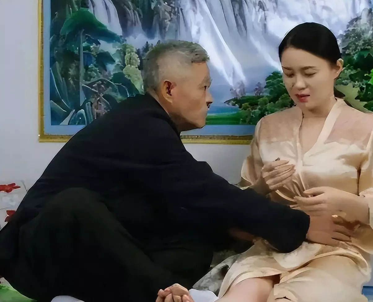 回顾:老将慨叹,声名狼藉?冯小刚被徒弟责骂:私人生活太混乱31岁在央视春晚一举成名,观众都以为他退隐了,其实已经去世10年了(图15) 回顾:老将慨叹,声名狼藉?冯小刚被徒弟责骂:私人生活太混乱31岁在央视春晚一举成名,观众都以为他退隐了,其实已经去世10年了(图15)