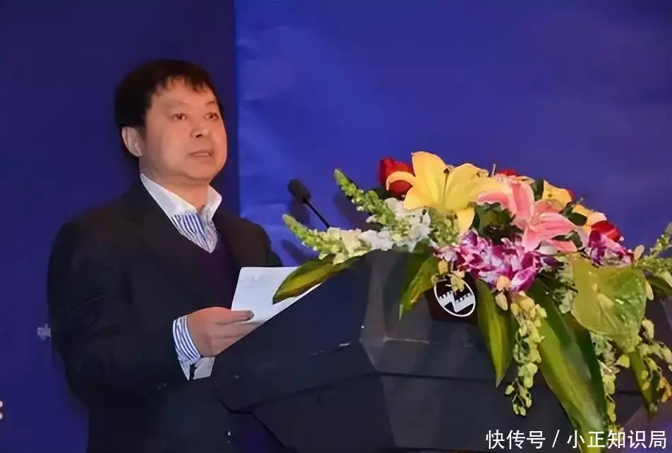 居民凑70块供他创业者,赚百亿元后开飞机Axat,给老人发千万提成当年红遍网络回家了的犀利哥如今又开始了流浪者(图17) 居民凑70块供他创业者,赚百亿元后开飞机Axat,给老人发千万提成当年红遍网络回家了的犀利哥如今又开始了流浪者(图17)