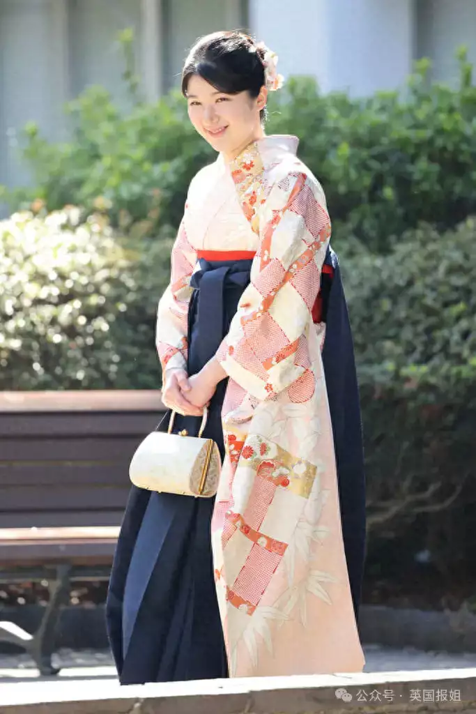 日本天皇独生女事业爱情双丰收?毕业礼大气亮相,疑似帅男友曝光《小巷人家》大结局:宋莹一直不知,黄玲当年陪她去烧香的别有用心 日本天皇独生女事业爱情双丰收?毕业礼大气亮相,疑似帅男友曝光《小巷人家》大结局:宋莹一直不知,黄玲当年陪她去烧香的别有用心