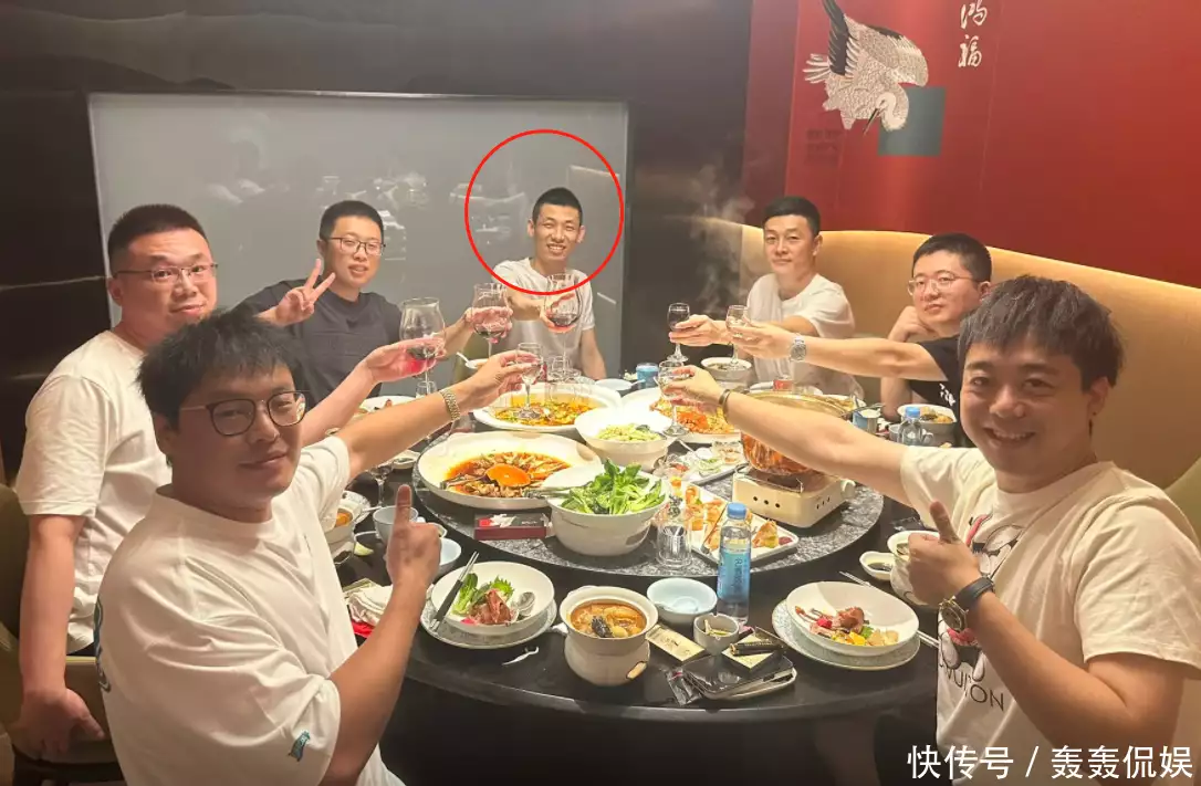 旭旭宝宝处子秀！小杨哥刷10.2W居首10，3h赚6285W，座椅落灰妻被骂古代宫女的生活：即使生活在皇宫中，也是缺乏营养饭的，只为了活命