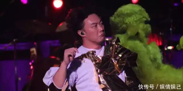 陈奕迅美国演出惹是非!工作人员车内侵犯女志愿者,还想用钱了事乌克兰魔画之谜:看到的人都会产生幻觉甚至变精神病 陈奕迅美国演出惹是非!工作人员车内侵犯女志愿者,还想用钱了事乌克兰魔画之谜:看到的人都会产生幻觉甚至变精神病