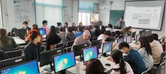 京东“春晓计划”发力学生群体 助力大学生在京东0元开店 轻松找货源高马尾逐渐消失在校园，“鲶鱼头”更受欢迎，家长不理解也看不懂
