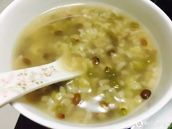 绿豆粥的功效（小米绿豆大米粥的功效与作用） 第4张