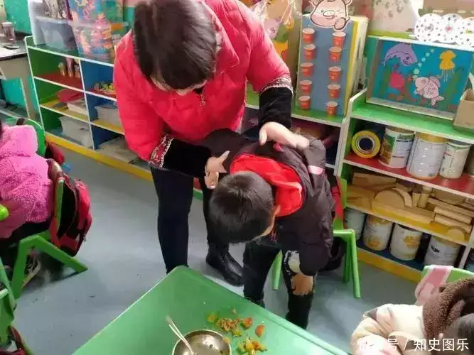8岁孩子查出肠癌,竟是早饭惹的祸?儿科医生:这3种早饭千万别吃38岁女子被迫当奶奶,儿子在学校和人生了娃,真不能让女儿上技校 8岁孩子查出肠癌,竟是早饭惹的祸?儿科医生:这3种早饭千万别吃38岁女子被迫当奶奶,儿子在学校和人生了娃,真不能让女儿上技校