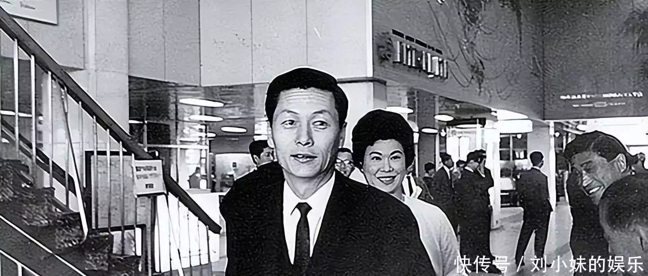 2009年,韩国女星在家中自缢,留下的遗书记录了财阀的丑闻2019年,男子寻回被拐10年儿子又送走,儿子怒喊:你害我没有家了 2009年,韩国女星在家中自缢,留下的遗书记录了财阀的丑闻2019年,男子寻回被拐10年儿子又送走,儿子怒喊:你害我没有家了
