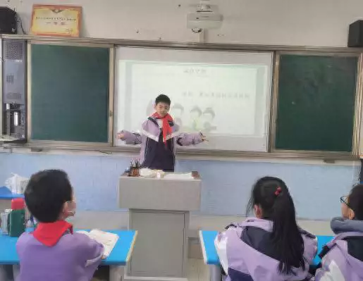Construction of integrity campuses, Linyi Third Experimental Primary School launches a broadcast of the theme event of ＂Fight for Benefit and Being a Boy＂