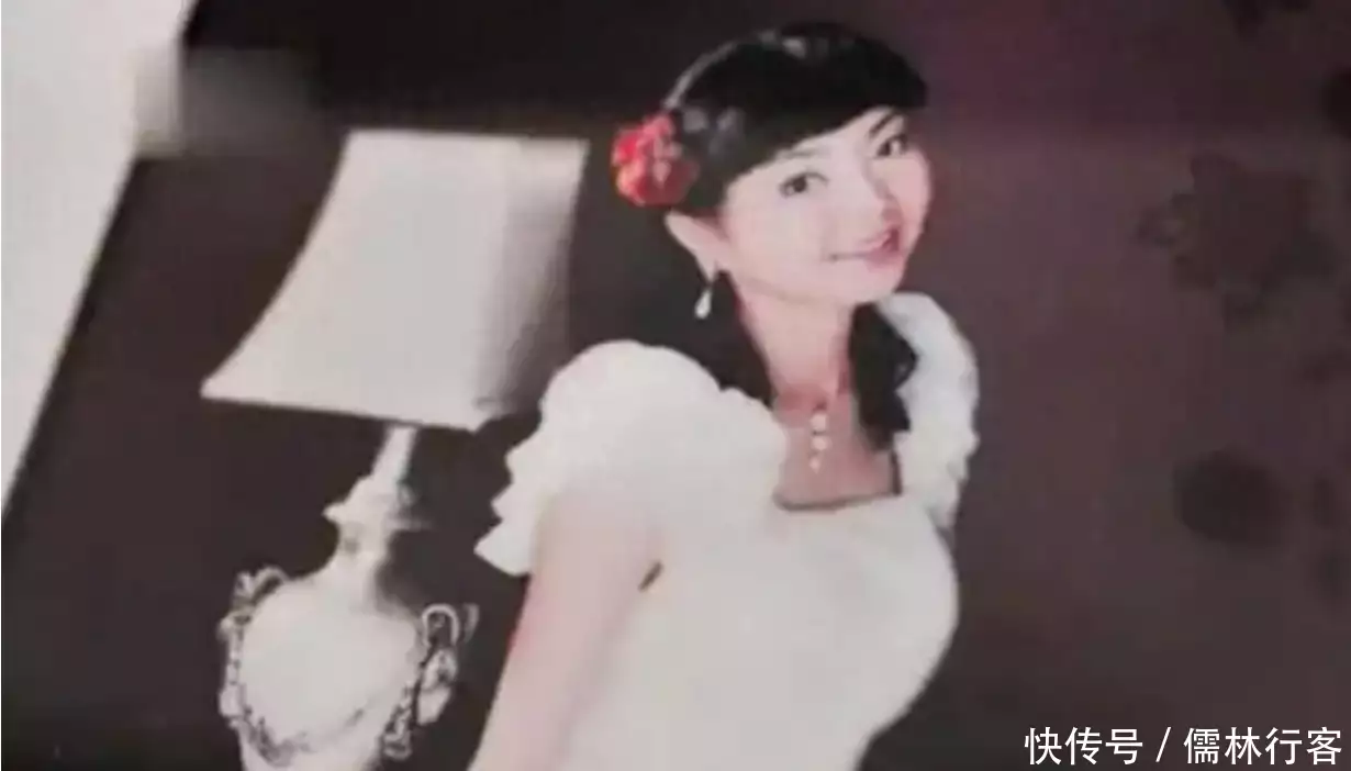 12年前,60岁老人坚持生下孪生,打工赚700万,后来怎样了欧阳小海紧身宣传照,笑容甜美如单恋温暖而治愈,手拿柠檬调皮可爱(图3) 12年前,60岁老人坚持生下孪生,打工赚700万,后来怎样了欧阳小海紧身宣传照,笑容甜美如单恋温暖而治愈,手拿柠檬调皮可爱(图3)