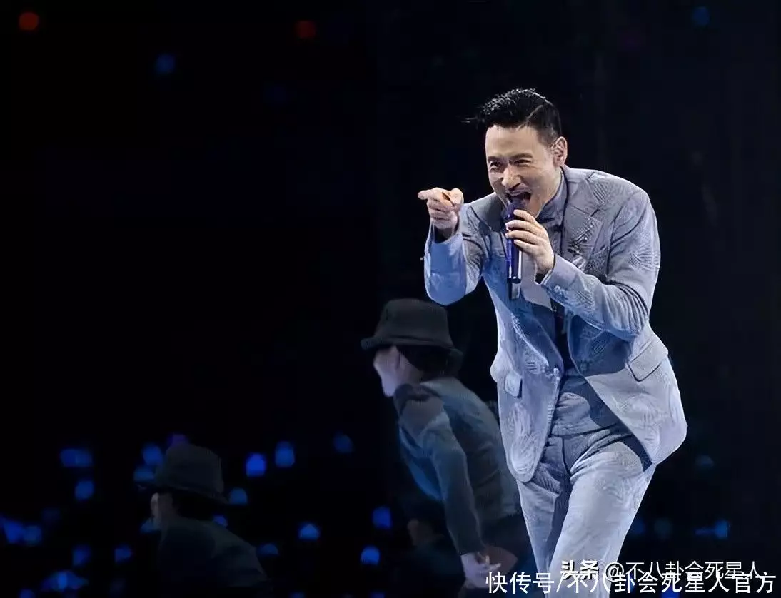 拥数千万大宅、开数十辆小车、赚数千万票钱,别再“心疼”张国荣啦!要求中国给全世界道歉,被央视解雇的主持人阿丘,如今下场apparently(图18) 拥数千万大宅、开数十辆小车、赚数千万票钱,别再“心疼”张国荣啦!要求中国给全世界道歉,被央视解雇的主持人阿丘,如今下场apparently(图18)