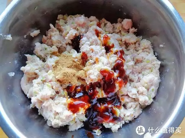 猪肉饺子馅怎么调好吃（猪肉萝卜饺子馅怎么调好吃窍门图片） 第5张