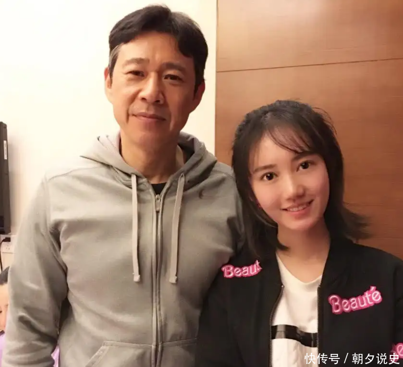结婚28年未生子女,却依旧被张丰毅宠成宝,霍凡到底有什么魅力?_【快资讯】